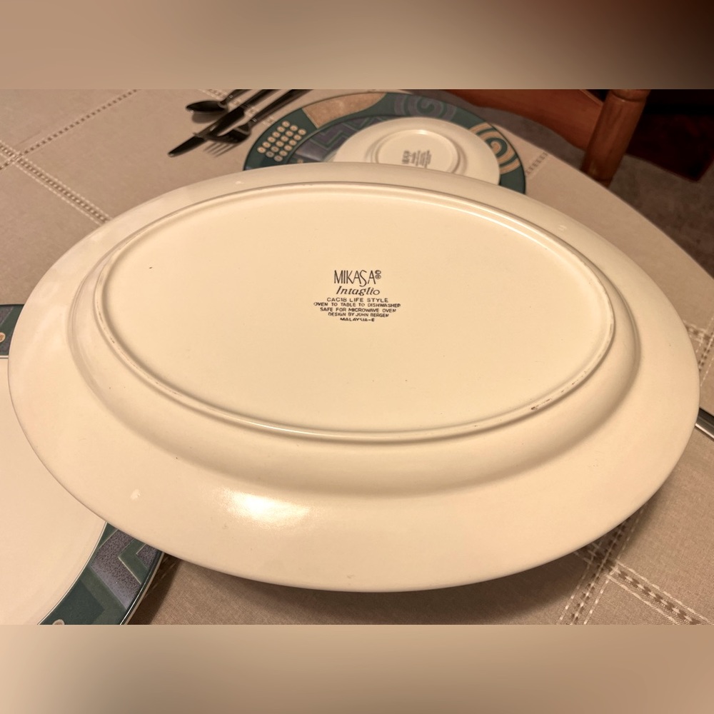 Approximately 15 inch oval plate, Mikasa Intaglio CAC18 Life Style